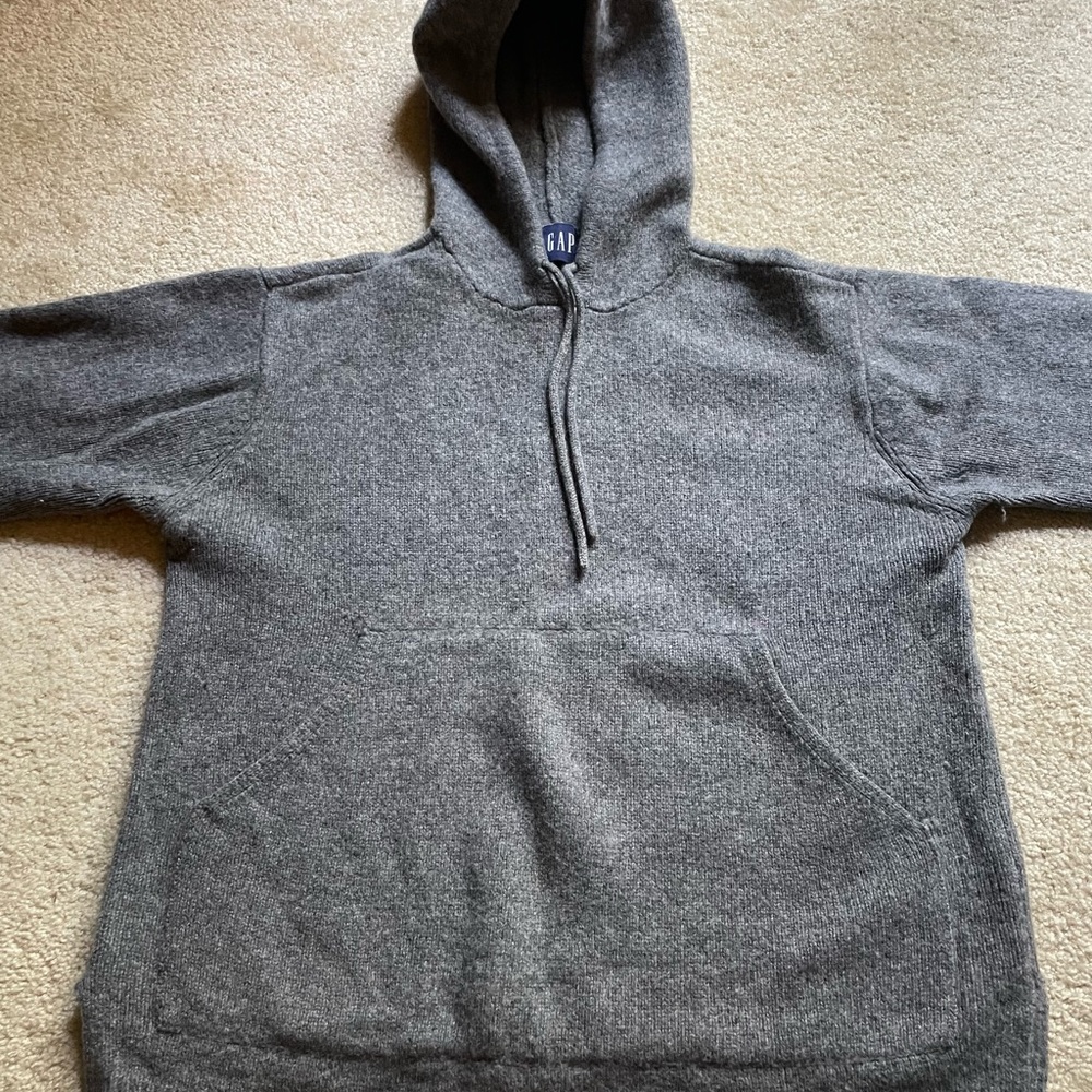 Vintage 1999 GAP 100% wool hooded sweater with pouch